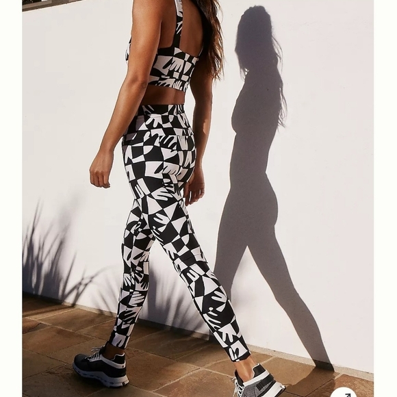 Anthro Ani Figures Printed Leggings NWT - Picture 1 of 3